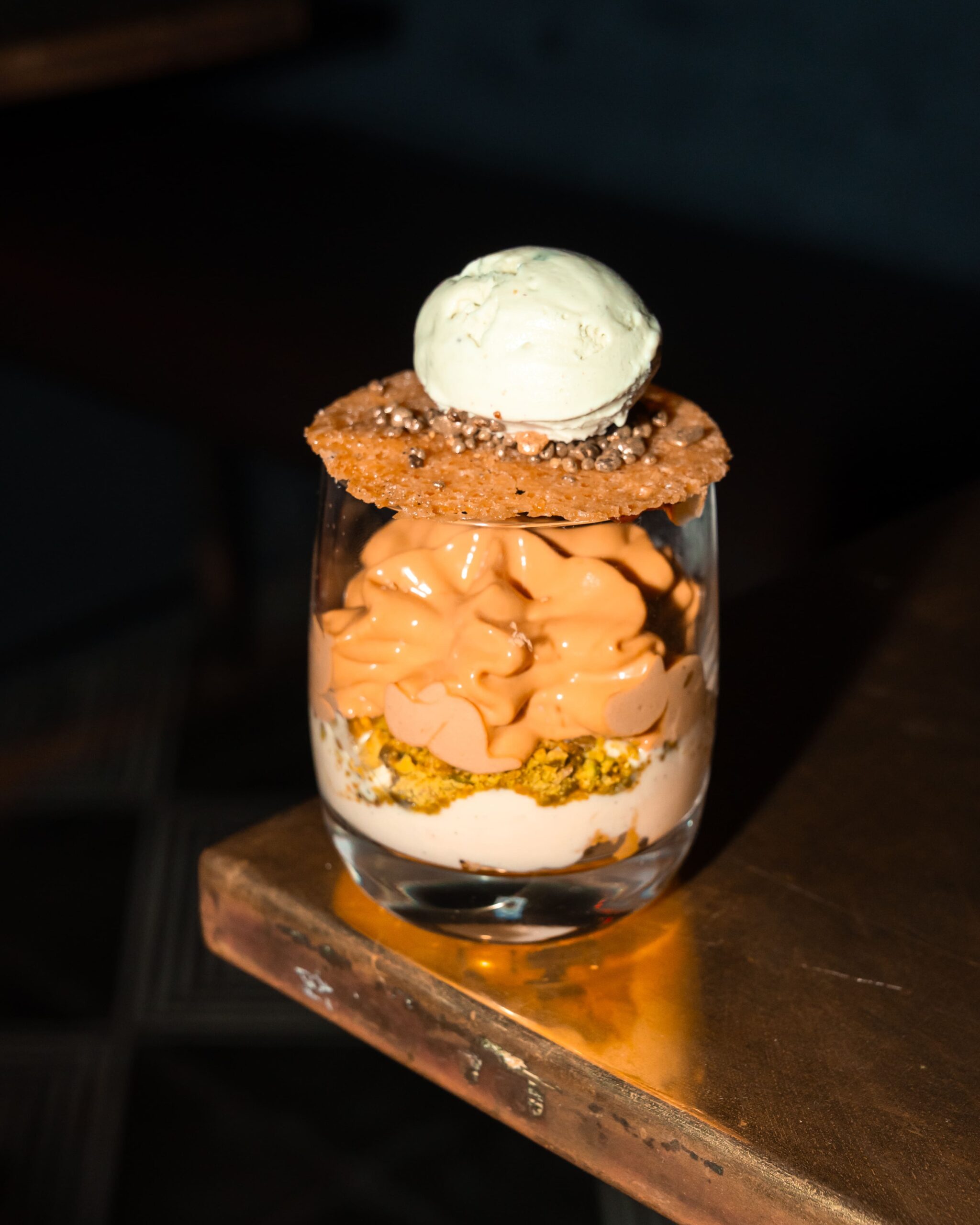 Postre vanguardista de pistacho Smashing Dubai Santa Palma