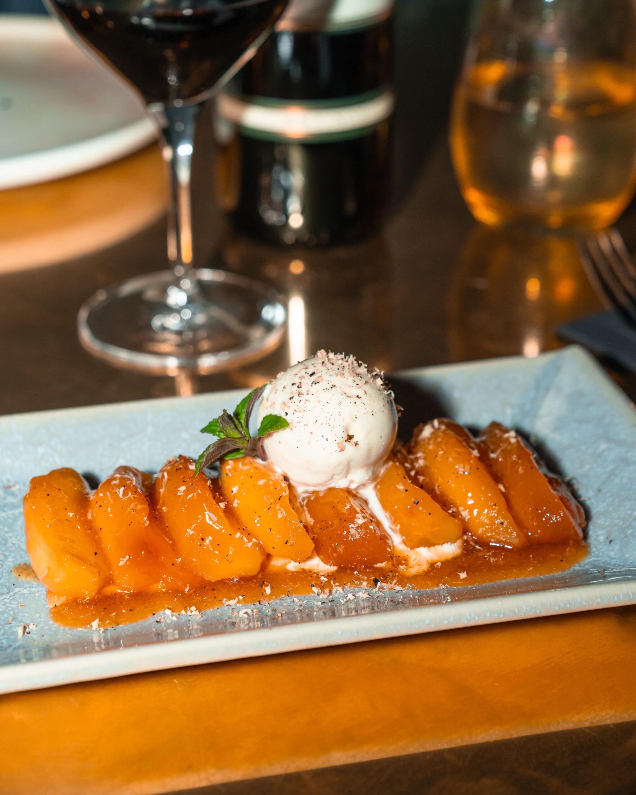 Tarta de manzana fina al caramelo postre gourmet en Palma